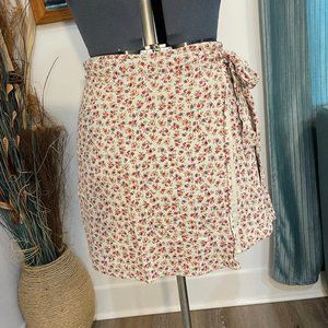 XL American Eagle Flowy Floral Wrap Mini-Skirt